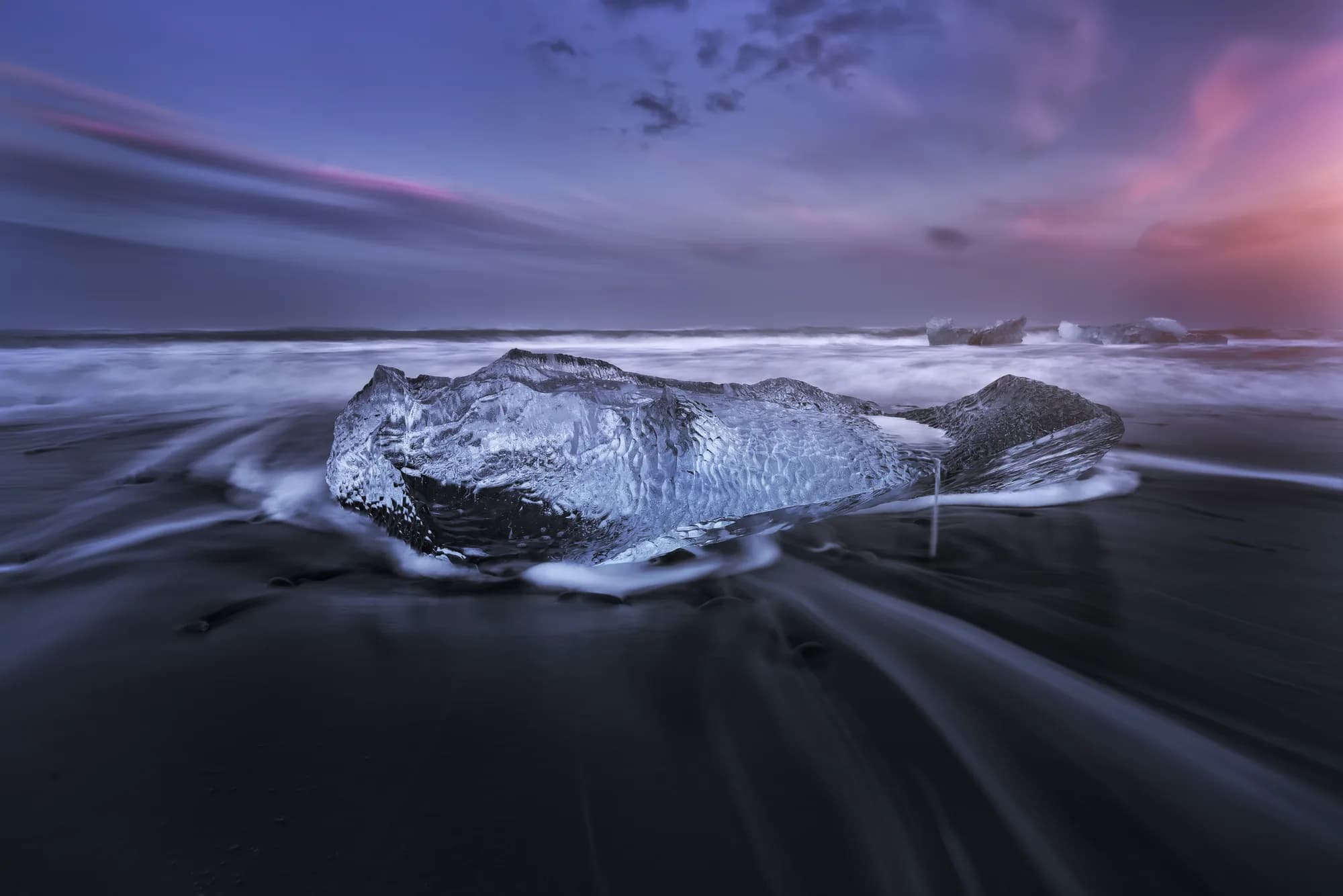 Icebergs en la playa de los Diamantes (Diamond Beach), sur de Islandia