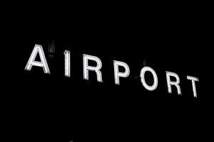 Aeropuerto keflavik 300x200 - Que ver en Islandia