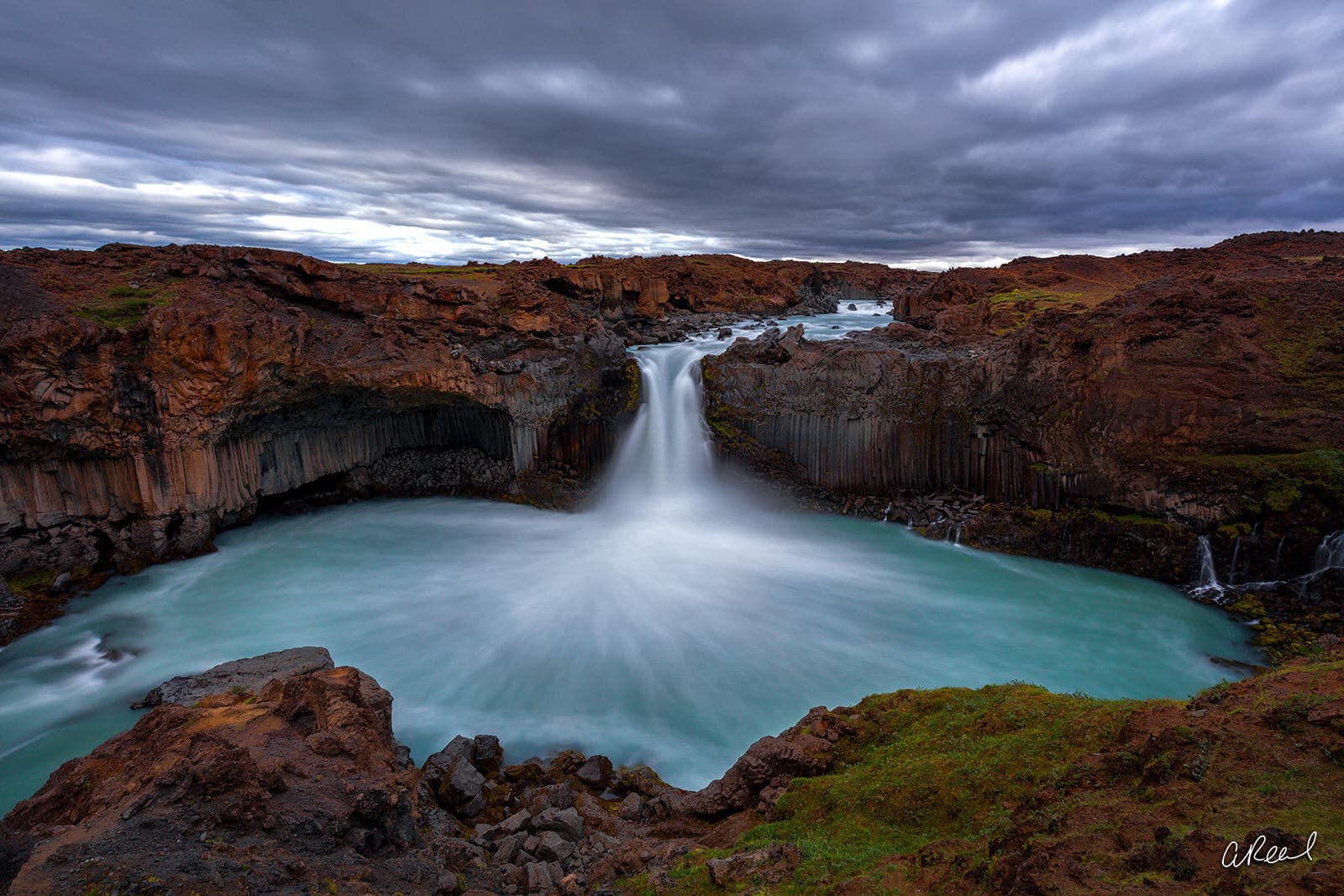 Basaltic cascada de islandia