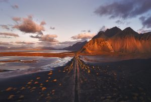 Panoramica Stokksnes amanecer dron 300x203 - Que ver en Islandia