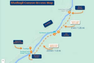 Studlagil canyon access 300x203 - Cañón de Basalto de Islandia