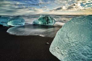 diamond beach primer plano 300x200 - Que ver en Islandia