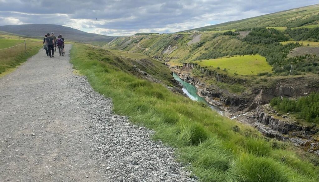 sensero lado este canon de basalto studlagil 1024x585 - Cañón de Basalto de Islandia