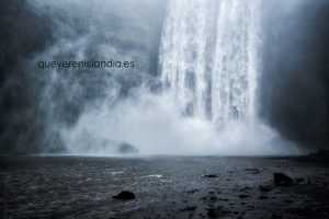 skogafoss tele zoom 300x200 - Que ver en Islandia