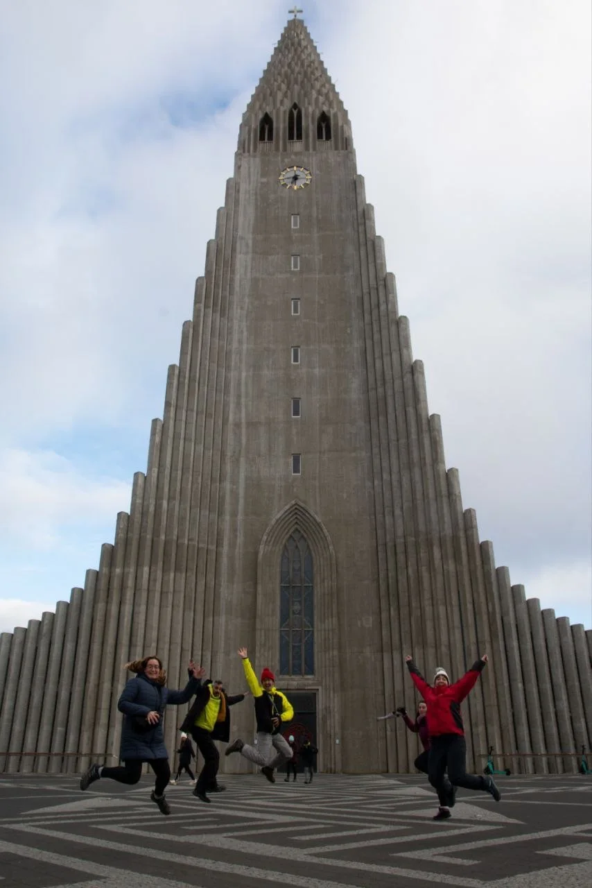 Free tour Reikiavik en español frente a la Hallgrímskirkja