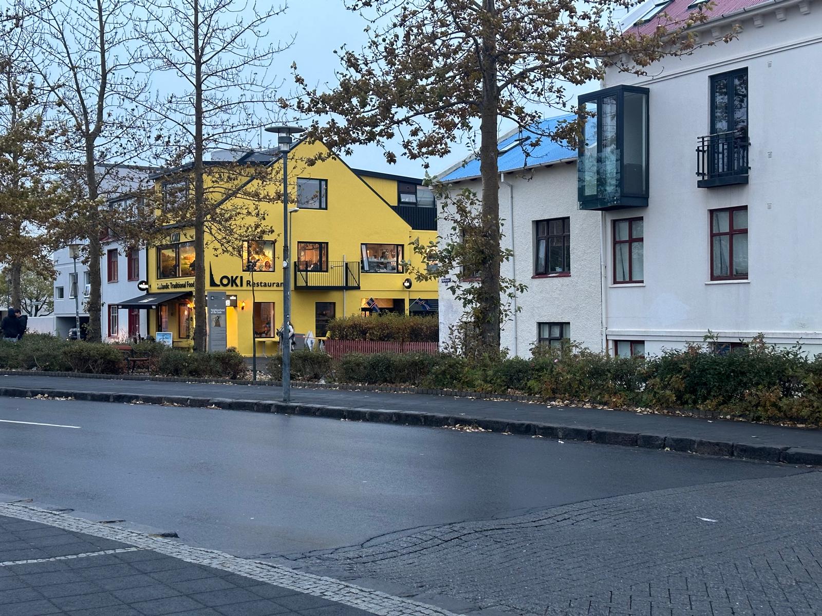 Restaurante Loki en el centro de Reikiavik, ejemplo de la oferta gastronómica local alejada del circuito turístico