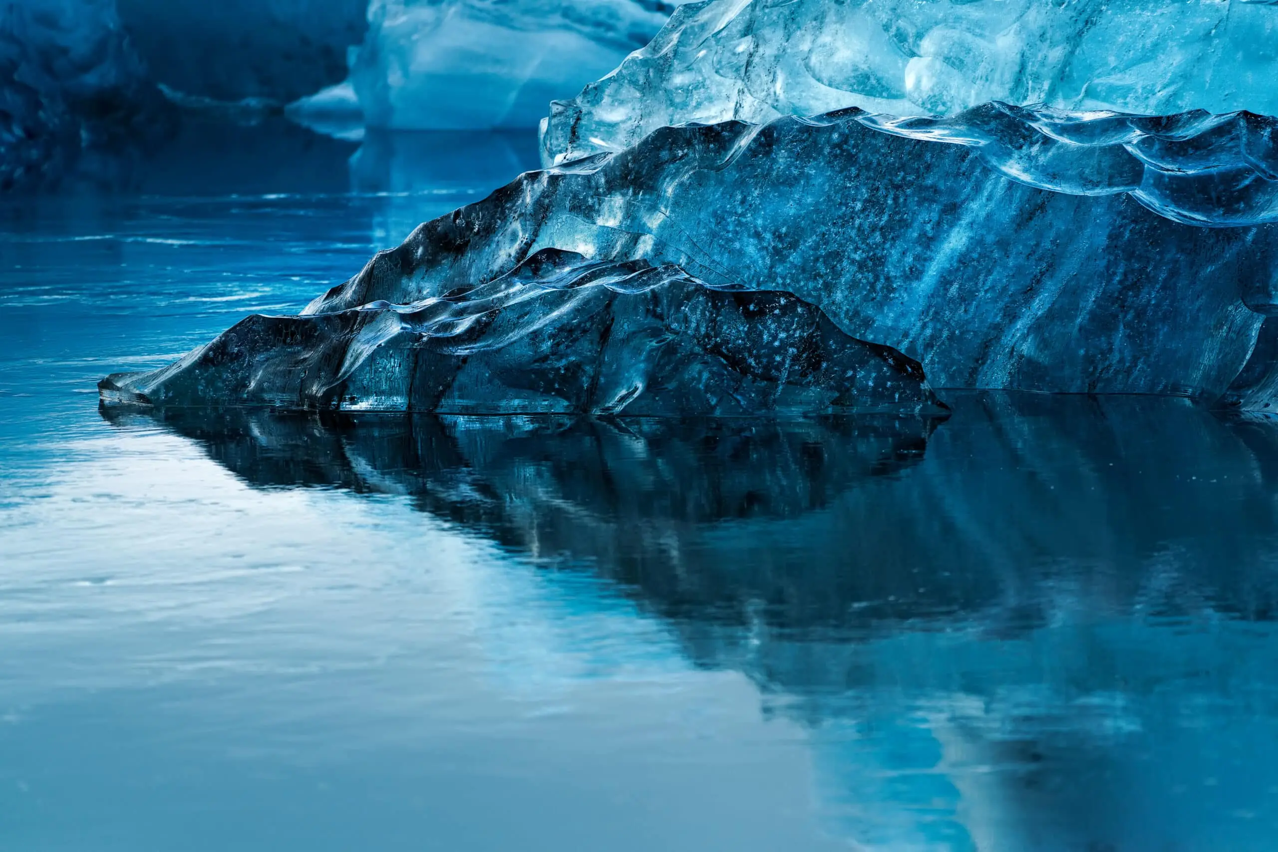 Tour en barco anfibio entre icebergs en la laguna de Jökulsárlón Islandia