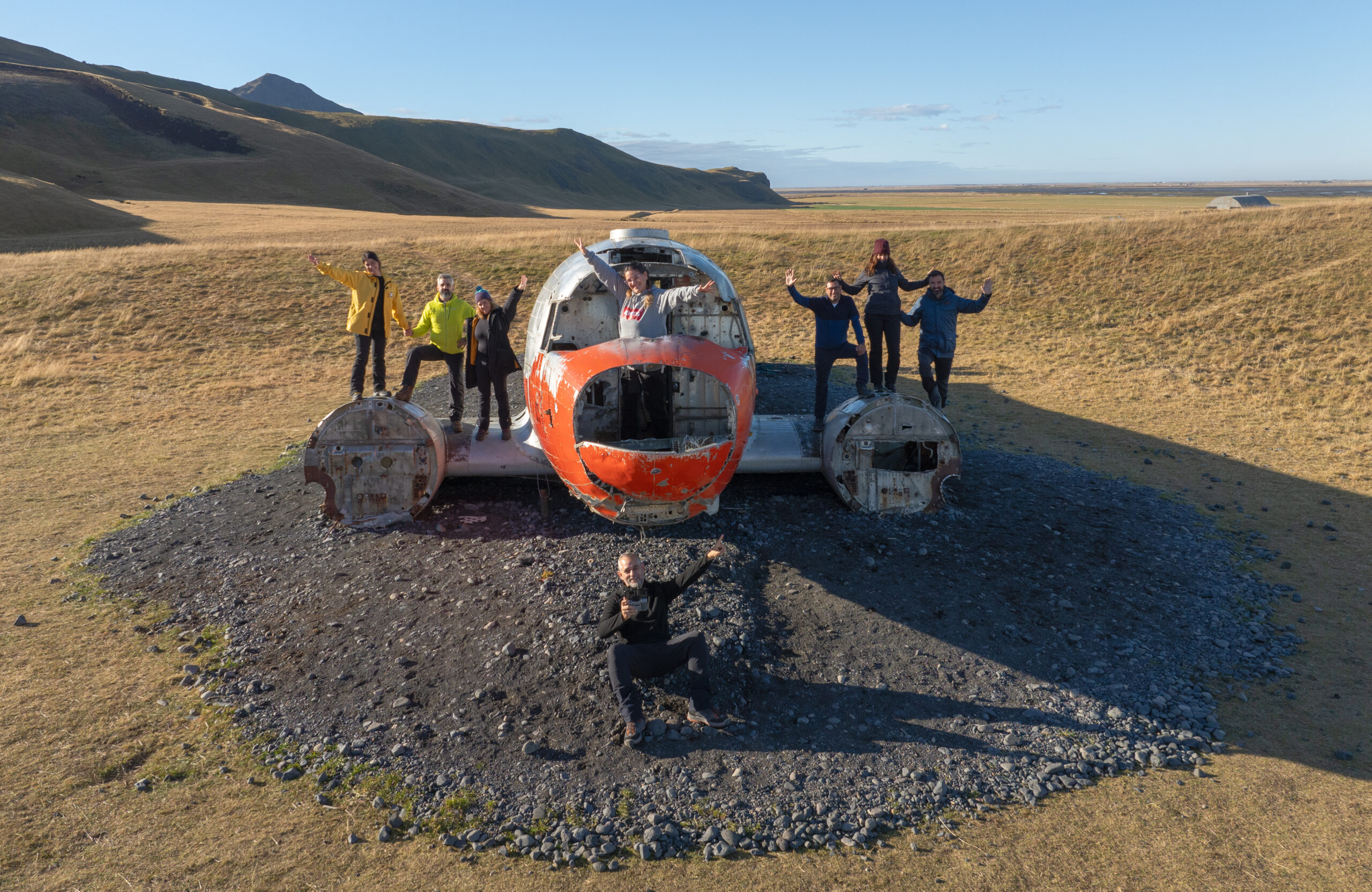 eyvindarholt dc3 avion franja roja blanca sur islandia accesible